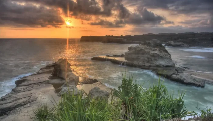 Pantai Klayar Pacitan Jatim